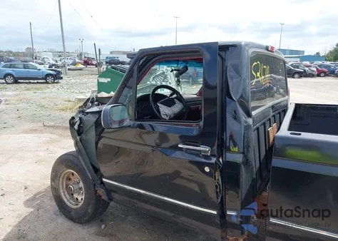 1996 Ford F150 z USA, uszkodzony, nr VIN 2FTEF14N5TCA21617